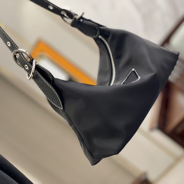 2022 italian designer ladies new underarm bag tote bags nylon fabric wallet handbag messenger luxury fashion retro chain crossbody credit ca
2022 italian designer ladies new underarm bag tote bags nylon fabric wallet handbag messenger luxury fashion retro chain crossbody credit ca