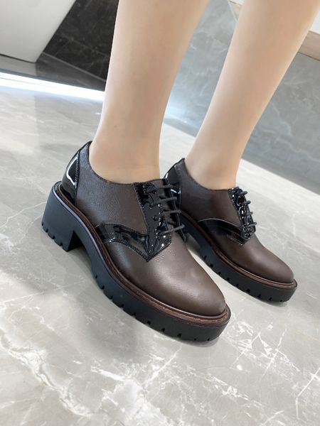 latest good quality real leather women shoes flat casual sandals slippers high heels banquet party neakers wedding designer 233, Black
latest good quality real leather women shoes flat casual sandals slippers high heels banquet party neakers wedding designer 233, Black