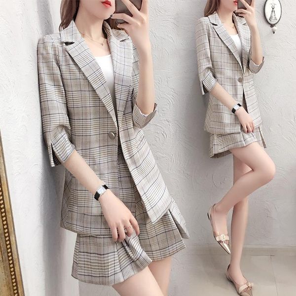 women's tracksuits spring summer fashion style western two-piece sleeve plaid shorts suit female small dd9, Gray
women's tracksuits spring summer fashion style western two-piece sleeve plaid shorts suit female small dd9, Gray