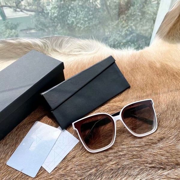sunglasses 2021 classic sunglasses fashion trend designer women sunglasses pc frame 5 color lens, White;black
sunglasses 2021 classic sunglasses fashion trend designer women sunglasses pc frame 5 color lens, White;black