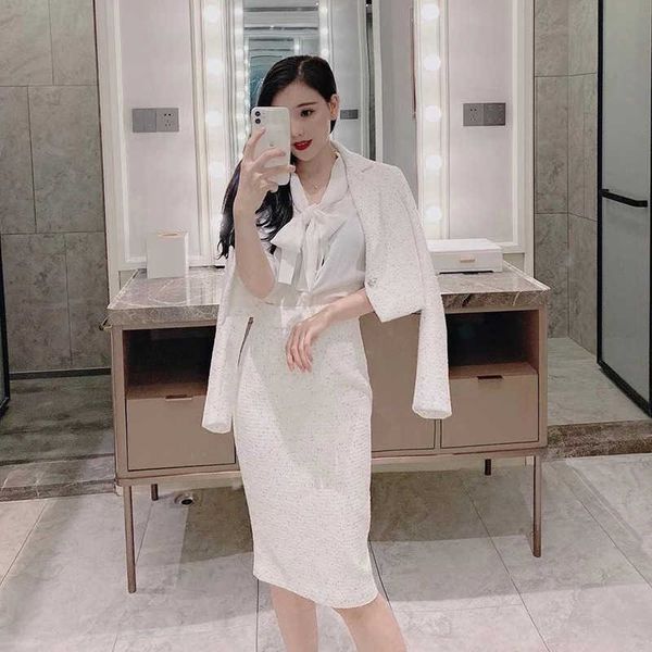luxury party evening dress small fragrance suit female 2021 temperament celebrity french short coat waist skirt two piece set fashion, White;pink
luxury party evening dress small fragrance suit female 2021 temperament celebrity french short coat waist skirt two piece set fashion, White;pink