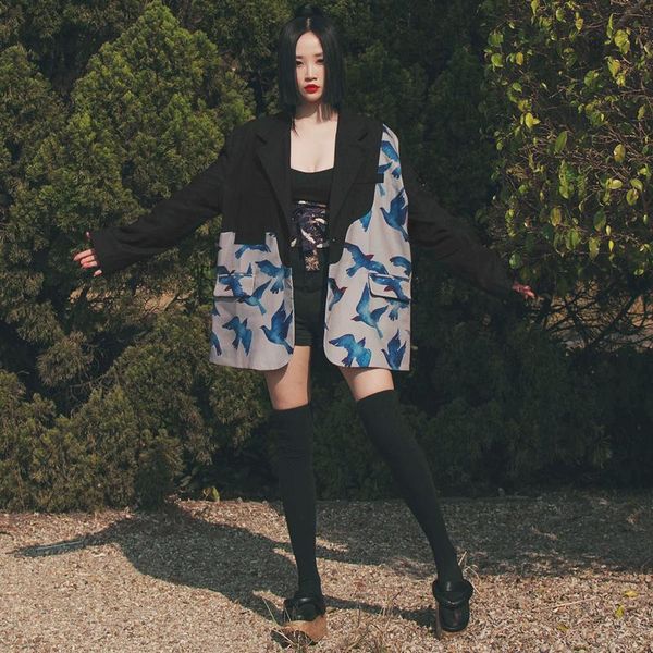 women's suits & blazers woman japanese kimono style retro blazer blue swallow print 2021 spring loose handmad coat, White;black
women's suits & blazers woman japanese kimono style retro blazer blue swallow print 2021 spring loose handmad coat, White;black