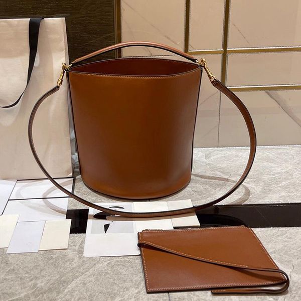 duffel bags women fashion small square bag korean version genuine leather shoulder crossboby mobile phone package
duffel bags women fashion small square bag korean version genuine leather shoulder crossboby mobile phone package
