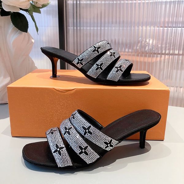 2021ss womens slippers women slides slipper summer sexysandals luxurys designers bright pieces real leather platform sandal women flats fash, Black
2021ss womens slippers women slides slipper summer sexysandals luxurys designers bright pieces real leather platform sandal women flats fash, Black