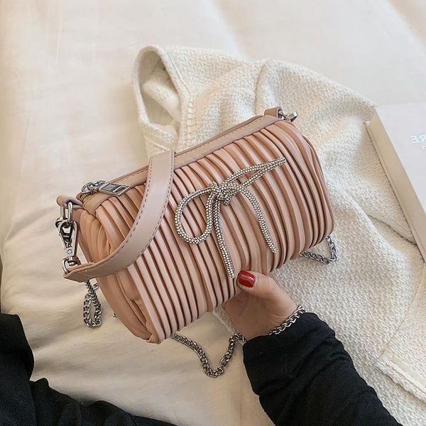 chain bowknot round small bag striped metal shoulder underarm female 2021 new foreign trade face diamond ggslm
chain bowknot round small bag striped metal shoulder underarm female 2021 new foreign trade face diamond ggslm