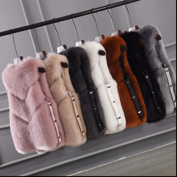 fashion v neck short faux fur vest 2021 new arrival thick warm winter jacket women wholesale price, Black 
fashion v neck short faux fur vest 2021 new arrival thick warm winter jacket women wholesale price, Black