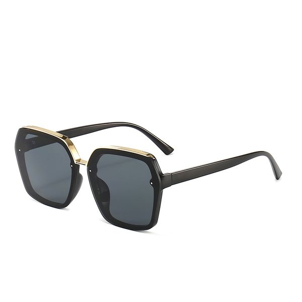 new trend men's and women's retro classic sunglasses anti-uv using metal pc material to go out must-have full-frame glasses with b, White;black
new trend men's and women's retro classic sunglasses anti-uv using metal pc material to go out must-have full-frame glasses with b, White;black