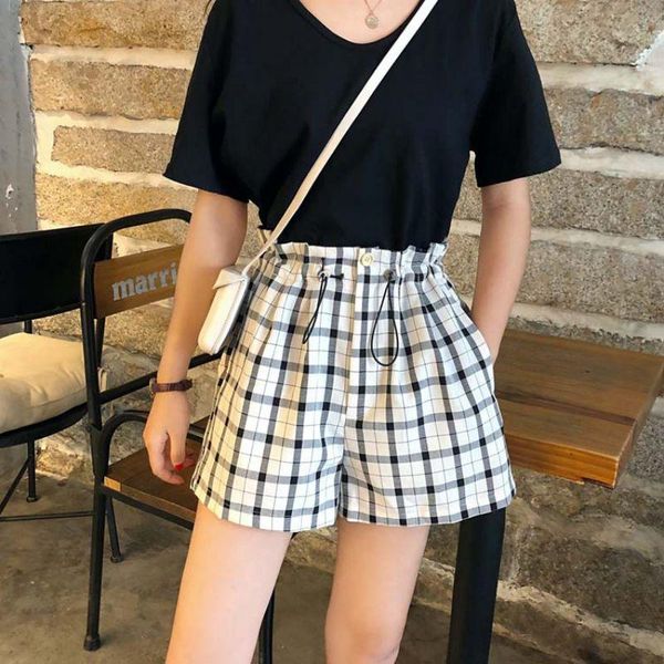 women high waist plaid shorts elastic loose shorts streetwears female fashion s1, White;black
women high waist plaid shorts elastic loose shorts streetwears female fashion s1, White;black