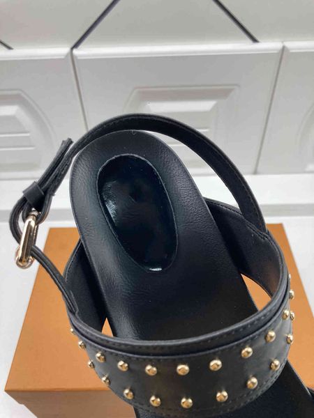 summer ladies brand sandalias retro chaussure femme rivets leather sandals women thick sole shoes female, Black
summer ladies brand sandalias retro chaussure femme rivets leather sandals women thick sole shoes female, Black