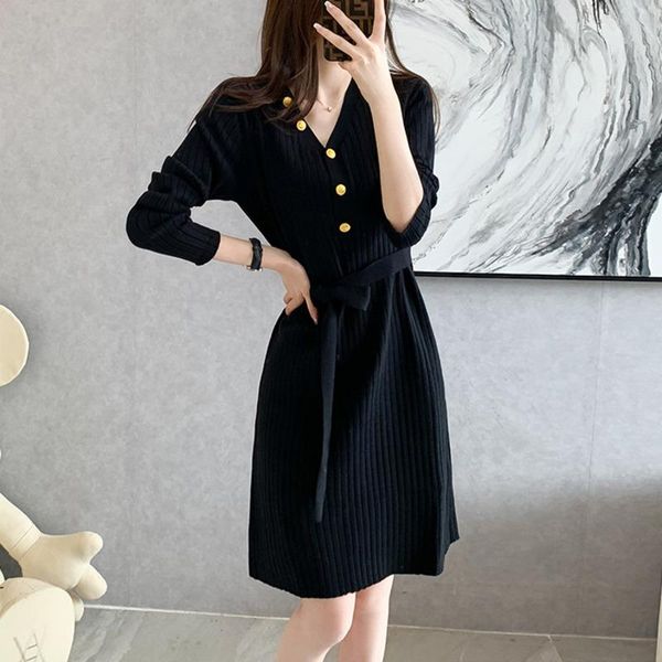 casual dresses 2021 autumn winter long sleeve women knitted dress v neck button high waist loose sweater elegant black with belt, Black;gray
casual dresses 2021 autumn winter long sleeve women knitted dress v neck button high waist loose sweater elegant black with belt, Black;gray