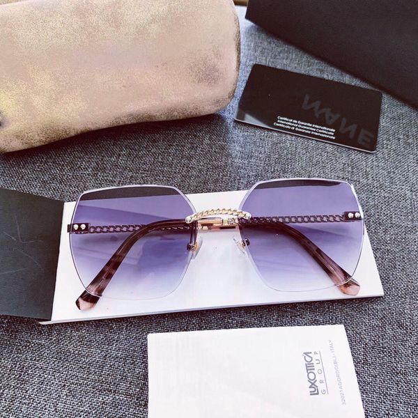 fashion exquisite oversize trendy rimless luxury brand women sunglasses for uv400, White;black
fashion exquisite oversize trendy rimless luxury brand women sunglasses for uv400, White;black