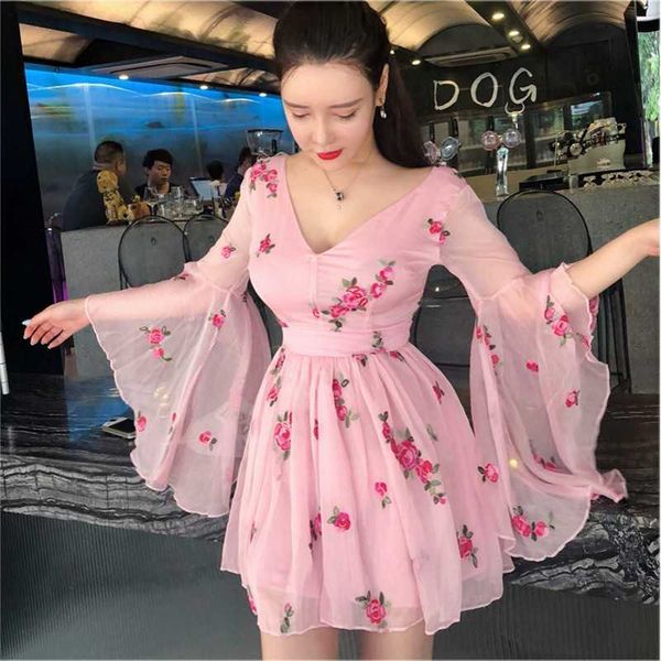 summer vintage bandage flowers embroidery dres pink long flare sleeve v-neck party es 210531, Black;gray
summer vintage bandage flowers embroidery dres pink long flare sleeve v-neck party es 210531, Black;gray