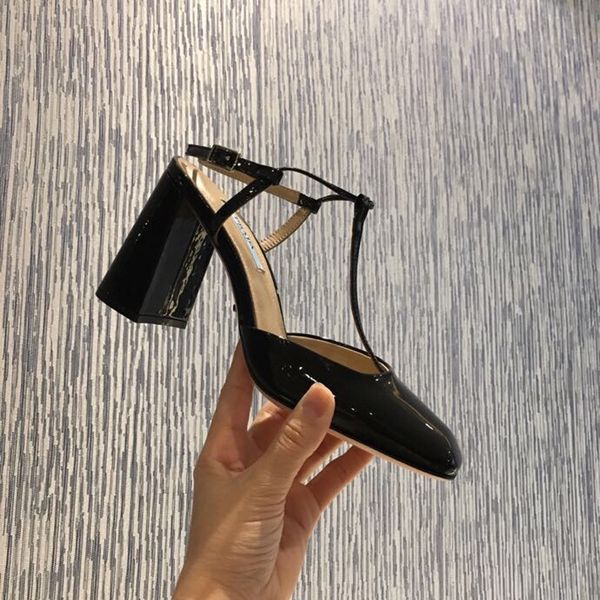 red bottom shoes women designer patent leather high heels dress shoess slip-on pointed toes womens shoe lady sandals with logo and box size, Black
red bottom shoes women designer patent leather high heels dress shoess slip-on pointed toes womens shoe lady sandals with logo and box size, Black