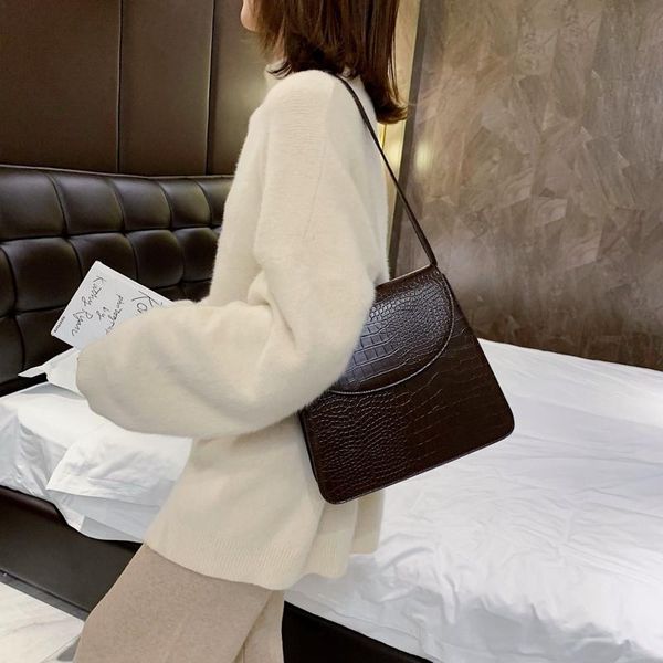 evening bags women's solid color woven large-capacity shoulder bag simple daily fashion pu leather messenger retro trend
evening bags women's solid color woven large-capacity shoulder bag simple daily fashion pu leather messenger retro trend