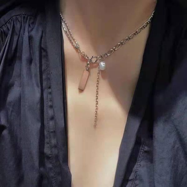 chokers simple niche light luxury pearl trend wild female necklace clavicle chain zircon square piece for men and women, Golden;silver
chokers simple niche light luxury pearl trend wild female necklace clavicle chain zircon square piece for men and women, Golden;silver