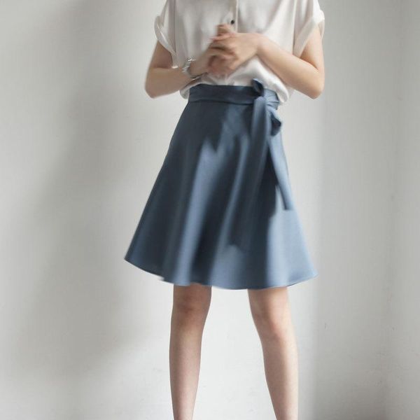 skirts 2021 women high waist midi skirt fashion satin with bowtie belt vintage faldas jupe femme saia, Black
skirts 2021 women high waist midi skirt fashion satin with bowtie belt vintage faldas jupe femme saia, Black