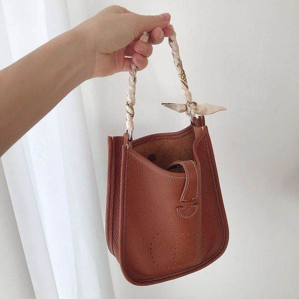 70% off luxury handbag letter hollow cow leather litchi mini pattern evelyn 16cm one shoulder slanting mini women's bag 3cfy g6o7
70% off luxury handbag letter hollow cow leather litchi mini pattern evelyn 16cm one shoulder slanting mini women's bag 3cfy g6o7