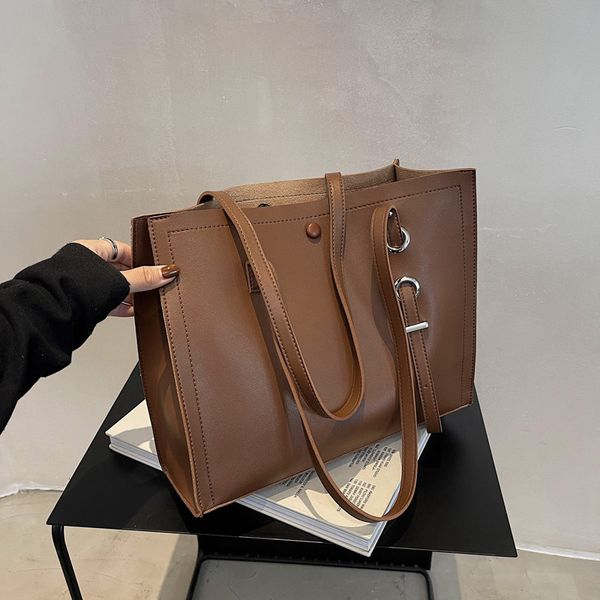 women's bag 2021 net red fashion high-capacity autumn portable women's one shoulder versatile tote bag
women's bag 2021 net red fashion high-capacity autumn portable women's one shoulder versatile tote bag
