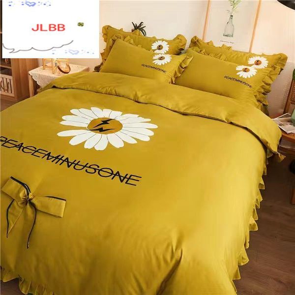 bedding sets luxury duvet cover 4pcs comfortable bed white daisy printing simple solid color set king
bedding sets luxury duvet cover 4pcs comfortable bed white daisy printing simple solid color set king