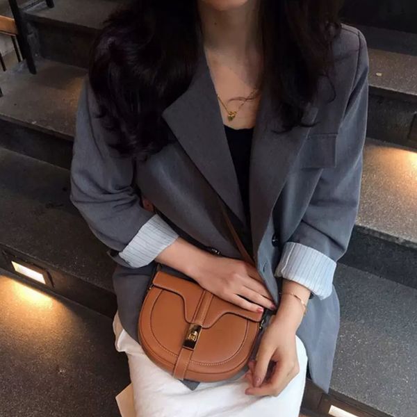 women luxurys designers bags 2021 shoulder semicircle t-shaped saddle fa crossbody bag zhouzhoubao123 designer handbags purse wallet handbag
women luxurys designers bags 2021 shoulder semicircle t-shaped saddle fa crossbody bag zhouzhoubao123 designer handbags purse wallet handbag