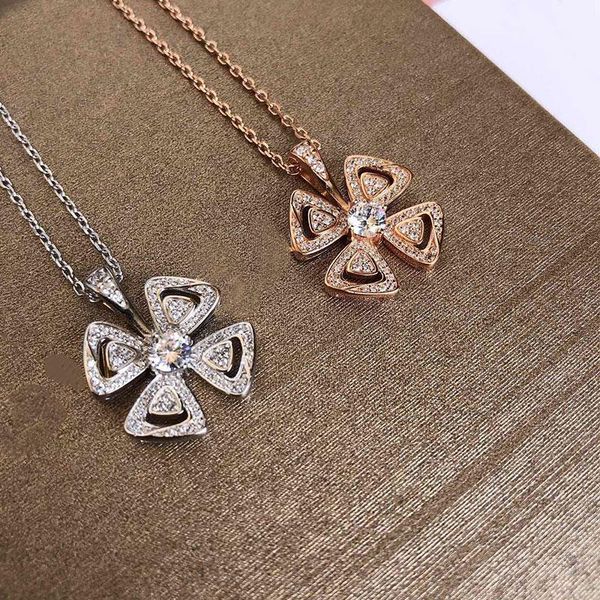 pendant necklaces luxury jewelry1:1logo four-leaf clover shining necklace roman fashion brand bvl jewelry female, Silver
pendant necklaces luxury jewelry1:1logo four-leaf clover shining necklace roman fashion brand bvl jewelry female, Silver