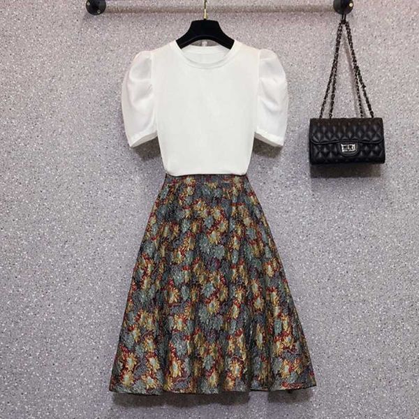 summer women 2 piece set elegant fashion white puff sleeve t-shirt + high waist jacquard big swing midi skirt suit 210526
summer women 2 piece set elegant fashion white puff sleeve t-shirt + high waist jacquard big swing midi skirt suit 210526