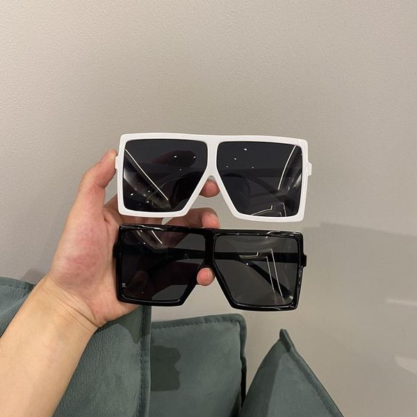 sunglasses europe and the united states ultra-large box plane personality men women anti-ultraviolet travel street shooting, White;black
sunglasses europe and the united states ultra-large box plane personality men women anti-ultraviolet travel street shooting, White;black