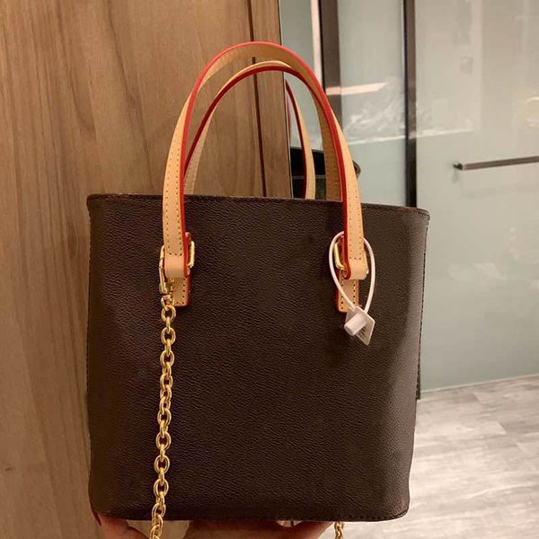 popular classic bag fashionable shoulder chain bag lady bucket bag brown crossbody purse handbag retro pouch
popular classic bag fashionable shoulder chain bag lady bucket bag brown crossbody purse handbag retro pouch