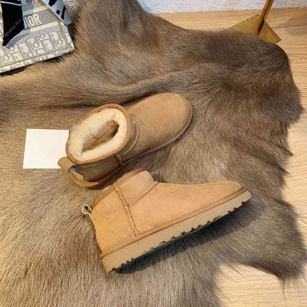 fashion outdoor non-slip couple snow boots luxurys comfortable plush lining designer new men's and women's warm ankle shoes brand, Black
fashion outdoor non-slip couple snow boots luxurys comfortable plush lining designer new men's and women's warm ankle shoes brand, Black