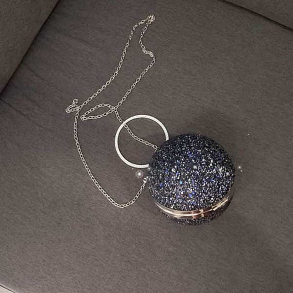 fashiontiktok ins vibrato, same night sky bag, skew across chain, individual character, sequins, circle, small ball handbag
fashiontiktok ins vibrato, same night sky bag, skew across chain, individual character, sequins, circle, small ball handbag