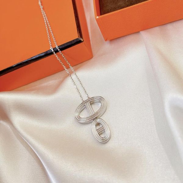 chains s925 silver, pig nose necklace, full weight of 12g, very weighty, fashionable and foreign, good matching maintenance. p
chains s925 silver, pig nose necklace, full weight of 12g, very weighty, fashionable and foreign, good matching maintenance. p