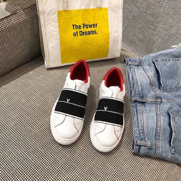 desinger sneakers 2022 brand sneakers designer trainers casual shoes women real leather ace red bottom triple espadrilles slippers sandals b, Black
desinger sneakers 2022 brand sneakers designer trainers casual shoes women real leather ace red bottom triple espadrilles slippers sandals b, Black