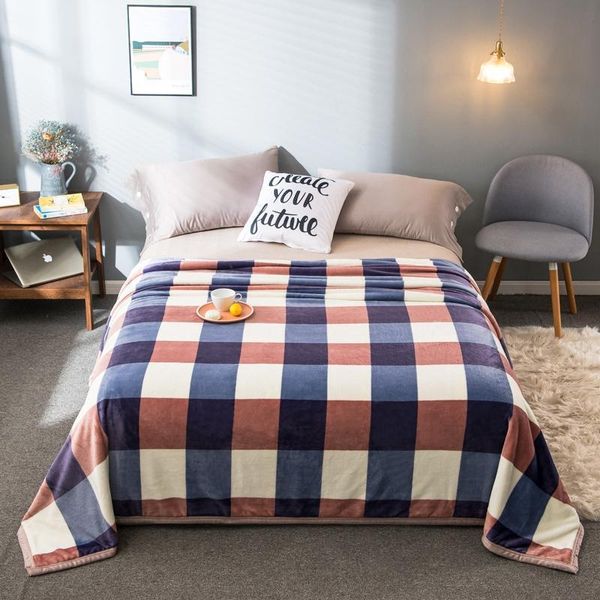 thicken bedspread blanket 200x230cm high density super soft warm flannel plush bed covers for the sofa/bed/car dropshipping
thicken bedspread blanket 200x230cm high density super soft warm flannel plush bed covers for the sofa/bed/car dropshipping