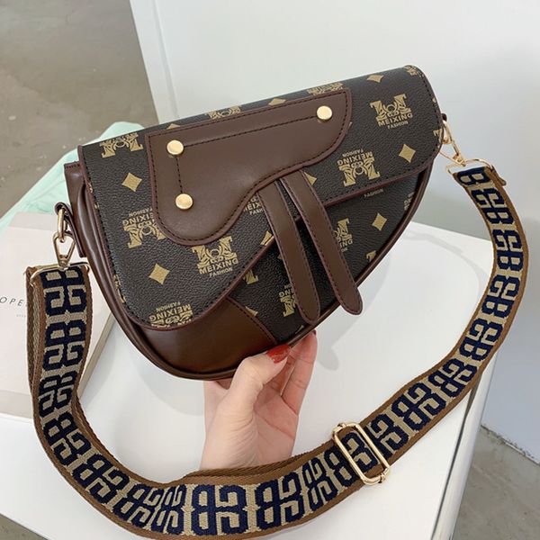 bag women 2021 korean version net red saddle printed single shoulder ins foreign trend old flower messenger bag
bag women 2021 korean version net red saddle printed single shoulder ins foreign trend old flower messenger bag