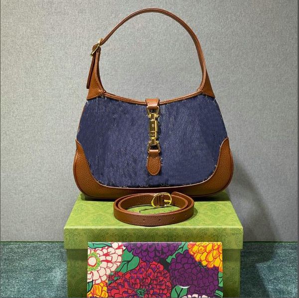 shoulder bag for women reedition chest pack lady tote chains hand bags presbyopic purse vintage handbags 636706 28*19*4.5cm
shoulder bag for women reedition chest pack lady tote chains hand bags presbyopic purse vintage handbags 636706 28*19*4.5cm