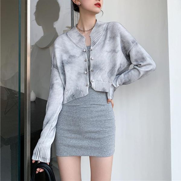 fashion knit tie-dye v collar knits designed pearl buttom women sweater short pullover, White
fashion knit tie-dye v collar knits designed pearl buttom women sweater short pullover, White