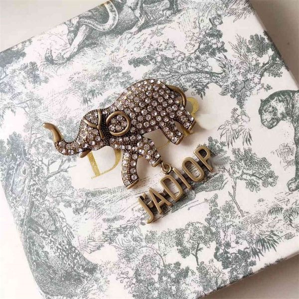 classic elephant with brilliant diamonds brooch hairpin female 925 silver needle earrings female, Black
classic elephant with brilliant diamonds brooch hairpin female 925 silver needle earrings female, Black