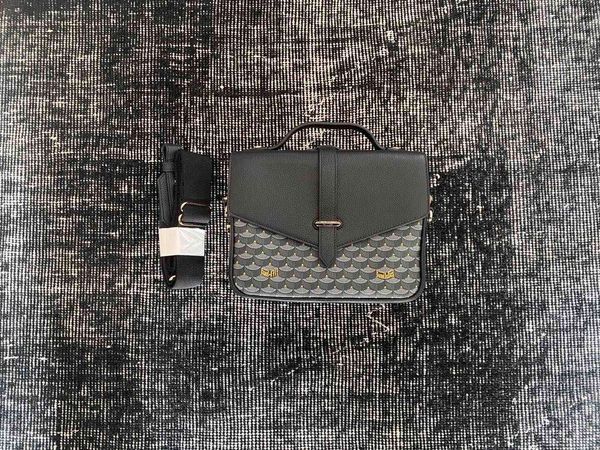 factory outlet luxury handbags and storage designer package italian faure le page flp classic old flower full messenger bag
factory outlet luxury handbags and storage designer package italian faure le page flp classic old flower full messenger bag