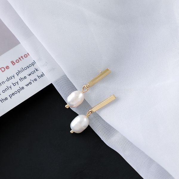s925 silver needle korean earrings simple pearl female east gate elegant fashion
s925 silver needle korean earrings simple pearl female east gate elegant fashion