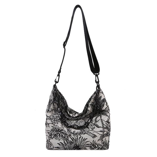 evening bags tote bag for women high capacity 2021 summer fashion trend printed foreign style simple designers luxury handbags crossbody
evening bags tote bag for women high capacity 2021 summer fashion trend printed foreign style simple designers luxury handbags crossbody
