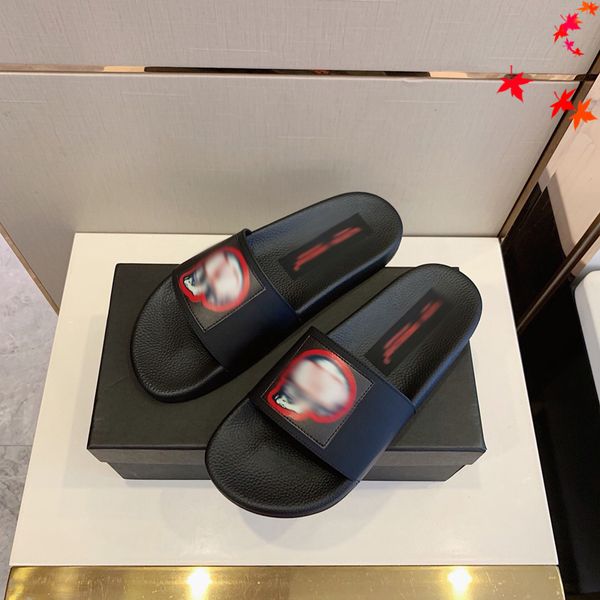 luxurys men slippers designer rubber slides sandal mens designers flat fashion shoes beach flip flops flower with box size 39-45 -g440, Black
luxurys men slippers designer rubber slides sandal mens designers flat fashion shoes beach flip flops flower with box size 39-45 -g440, Black