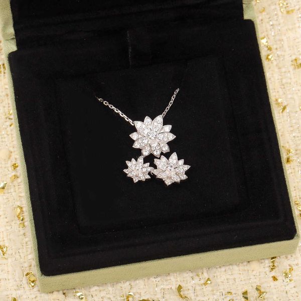 2022 sterling silver women's necklace, luxury brand, 3 lotus pendants, wedding camellia, new 925, 925
2022 sterling silver women's necklace, luxury brand, 3 lotus pendants, wedding camellia, new 925, 925