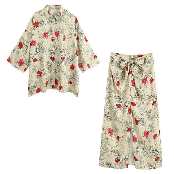 2021 new summer women two piece set oversized printed blouse short sleeves shirt & high-waist knotted midi skirt, Gray
2021 new summer women two piece set oversized printed blouse short sleeves shirt & high-waist knotted midi skirt, Gray