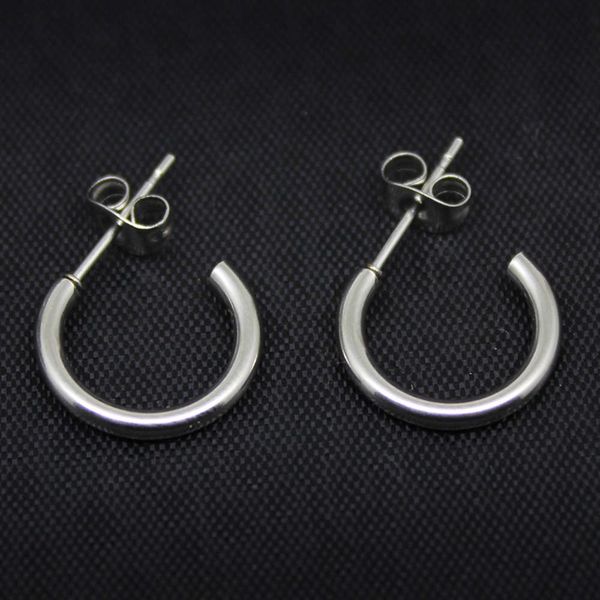 simple fashion stainless steel c-type personalized earrings classic coil earrings puncture jewelry female
simple fashion stainless steel c-type personalized earrings classic coil earrings puncture jewelry female