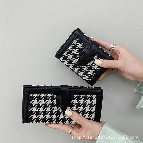 2021 new fashion small wallet clip women's multi card position simple folding thousand bird lattice long wallet, Red;black
2021 new fashion small wallet clip women's multi card position simple folding thousand bird lattice long wallet, Red;black