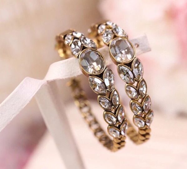 design jewelry new star full diamond classic letter size pearl symmetrical earrings female, Golden
design jewelry new star full diamond classic letter size pearl symmetrical earrings female, Golden