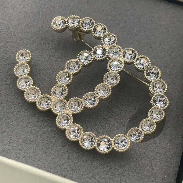 xiangjia xiaoxiangfeng new fashion diamond simple versatile sweater coat brooch accessories, Gray
xiangjia xiaoxiangfeng new fashion diamond simple versatile sweater coat brooch accessories, Gray