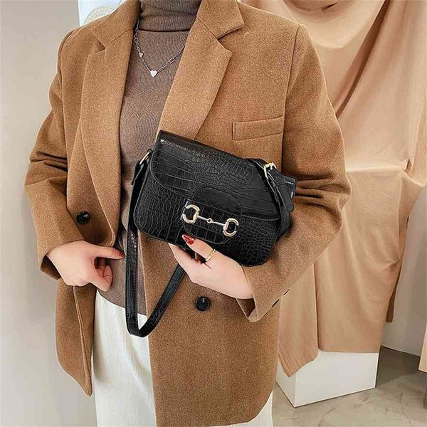 net red same women's winter 2020 new fashion versatile small square single shoulder messenger bag
net red same women's winter 2020 new fashion versatile small square single shoulder messenger bag