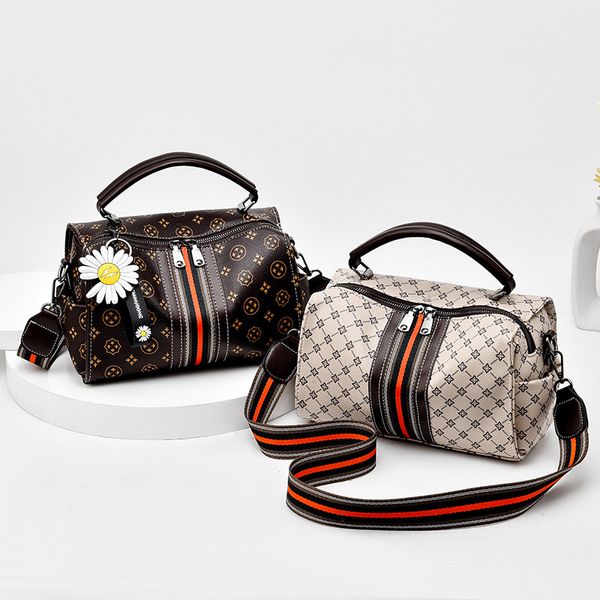 2021 new fashion single shoulder messenger bag classy quality crossbody bag for women large capacity satchels bolso
2021 new fashion single shoulder messenger bag classy quality crossbody bag for women large capacity satchels bolso