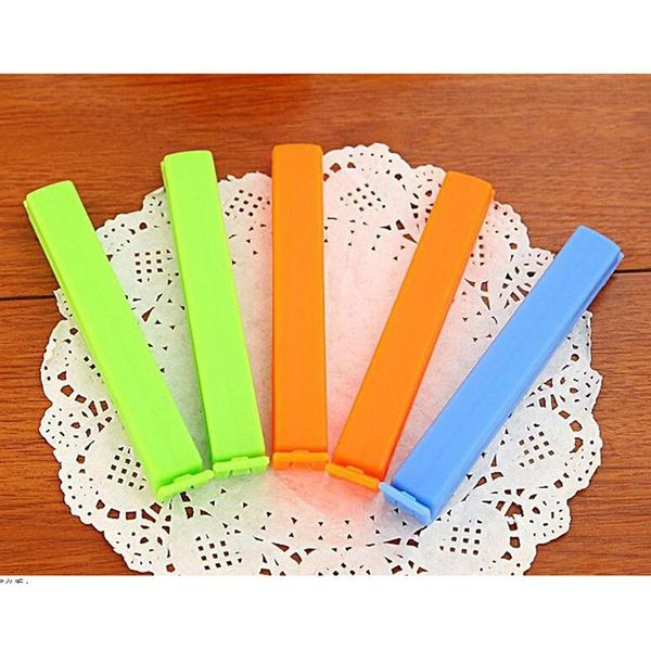 bag clips 10pcs/lot househould food snack storage seal sealing clamp kitchen tool home close clip
bag clips 10pcs/lot househould food snack storage seal sealing clamp kitchen tool home close clip